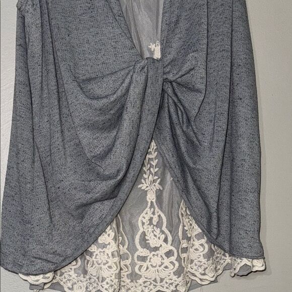 Heather Gray Tank Top with Crew Neck and Relaxed Fit - Picture 4 of 7